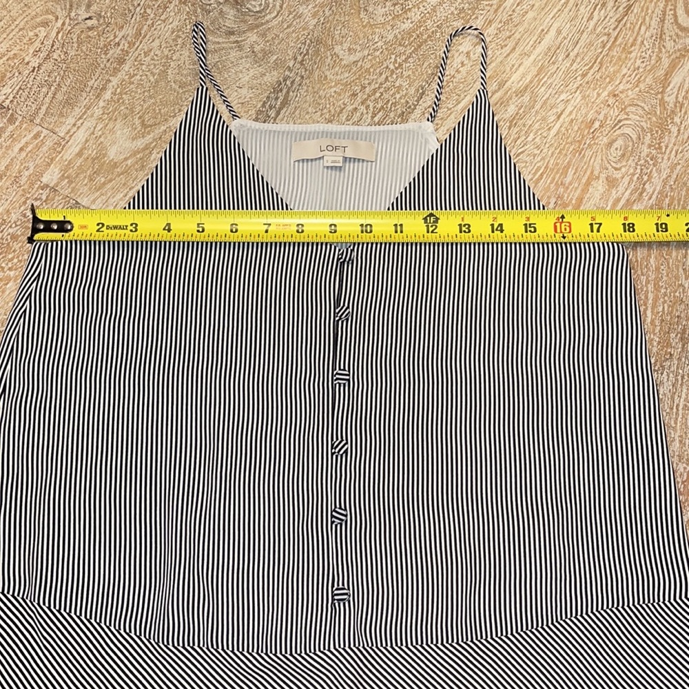 Black & white striped flowing tank top in excellent condition! Size Small - Picture 4 of 4
